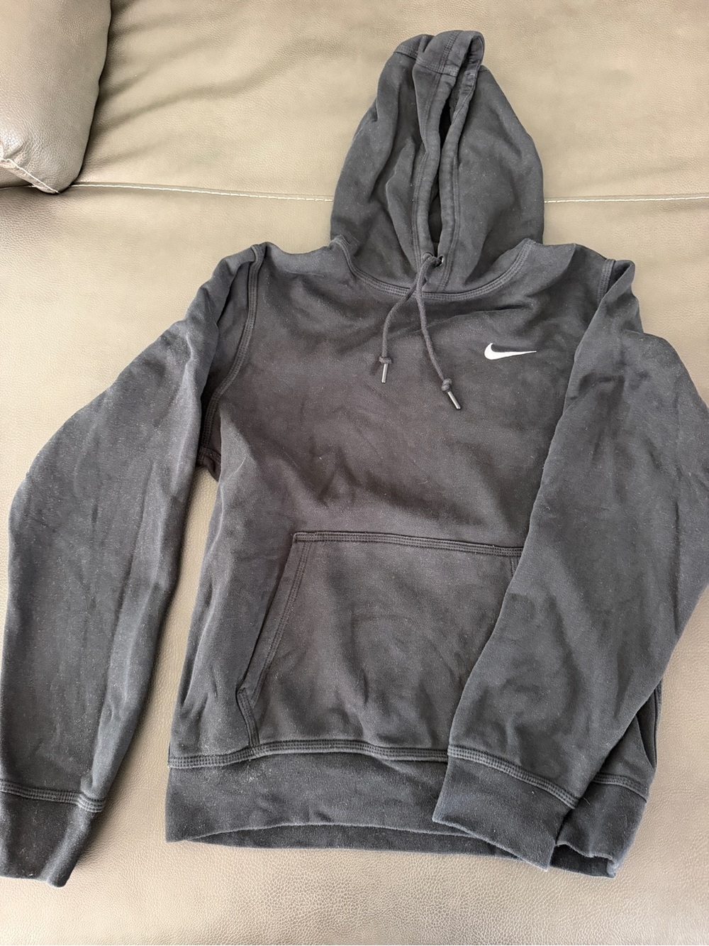 Nike Men's Black Pullover Hoodie - Classic Swoosh